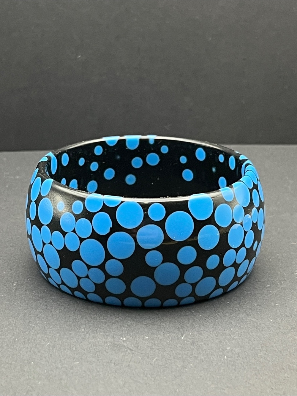 Thick plastic fantastic pok-a-dot bangle bracelet blue and black